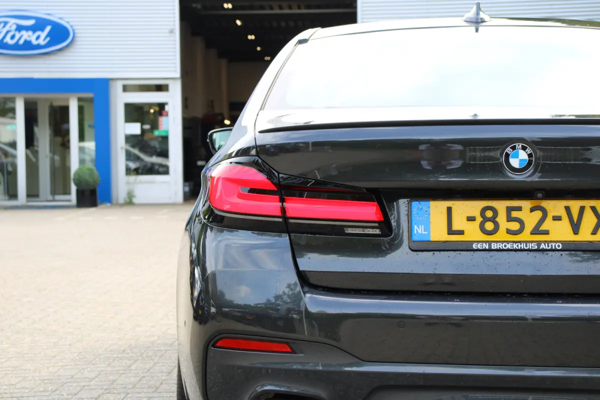 520i Business Edition Plus | NL-AUTO! | 1E EIGENAAR! | M-SPORT | CAMERA | CRUISE | STOELVERWARMING | ELEKTR. STOEL INCL. MEMORY | LEDER | ELEKTR. STUUR