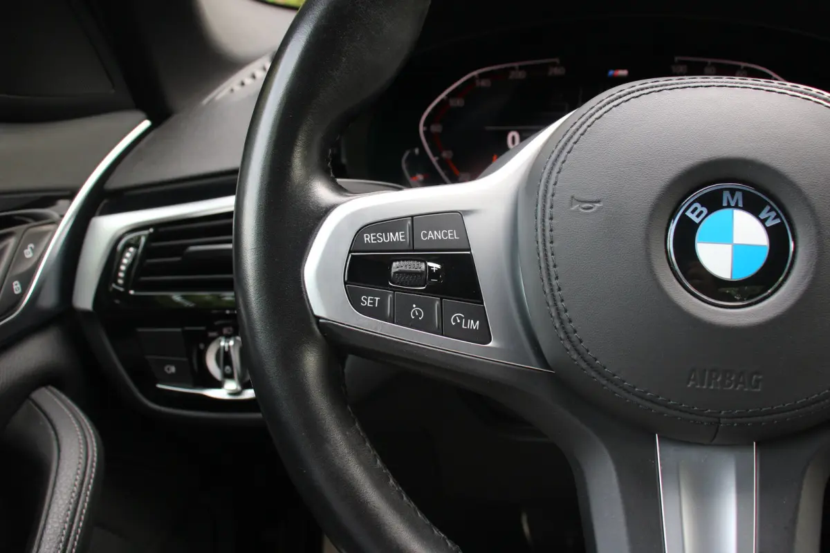 520i Business Edition Plus | NL-AUTO! | 1E EIGENAAR! | M-SPORT | CAMERA | CRUISE | STOELVERWARMING | ELEKTR. STOEL INCL. MEMORY | LEDER | ELEKTR. STUUR