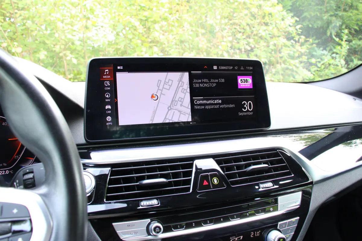 520i Business Edition Plus | NL-AUTO! | 1E EIGENAAR! | M-SPORT | CAMERA | CRUISE | STOELVERWARMING | ELEKTR. STOEL INCL. MEMORY | LEDER | ELEKTR. STUUR