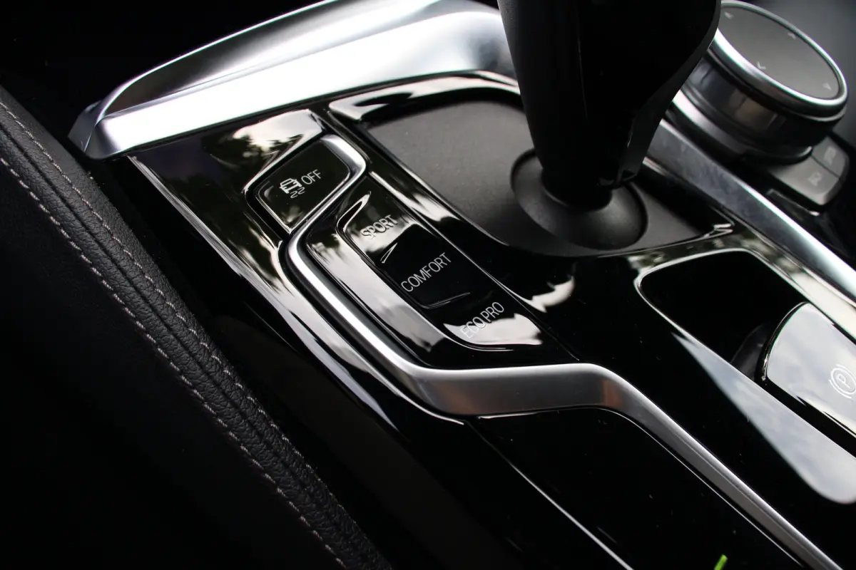 520i Business Edition Plus | NL-AUTO! | 1E EIGENAAR! | M-SPORT | CAMERA | CRUISE | STOELVERWARMING | ELEKTR. STOEL INCL. MEMORY | LEDER | ELEKTR. STUUR