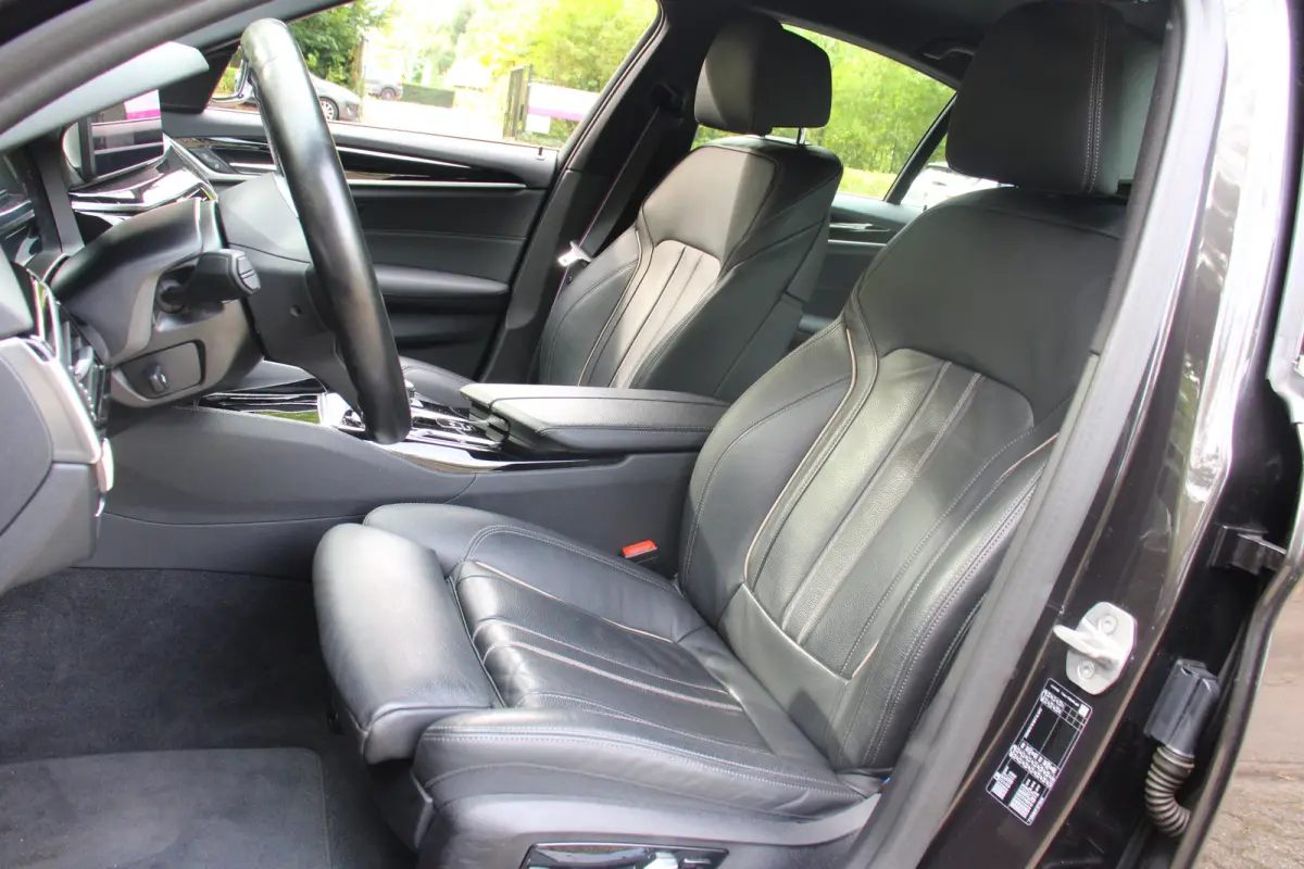 520i Business Edition Plus | NL-AUTO! | 1E EIGENAAR! | M-SPORT | CAMERA | CRUISE | STOELVERWARMING | ELEKTR. STOEL INCL. MEMORY | LEDER | ELEKTR. STUUR