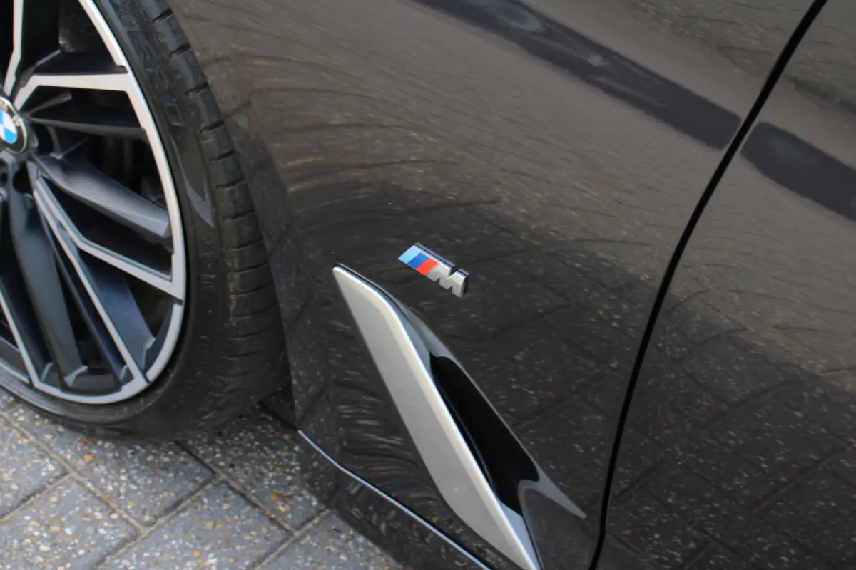 520i Business Edition Plus | NL-AUTO! | 1E EIGENAAR! | M-SPORT | CAMERA | CRUISE | STOELVERWARMING | ELEKTR. STOEL INCL. MEMORY | LEDER | ELEKTR. STUUR