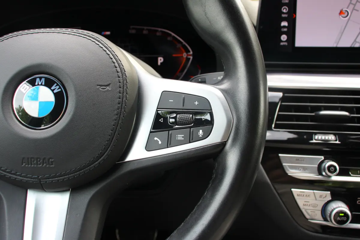 520i Business Edition Plus | NL-AUTO! | 1E EIGENAAR! | M-SPORT | CAMERA | CRUISE | STOELVERWARMING | ELEKTR. STOEL INCL. MEMORY | LEDER | ELEKTR. STUUR