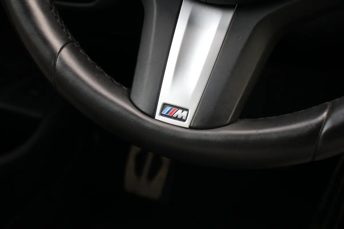 520i Business Edition Plus | NL-AUTO! | 1E EIGENAAR! | M-SPORT | CAMERA | CRUISE | STOELVERWARMING | ELEKTR. STOEL INCL. MEMORY | LEDER | ELEKTR. STUUR