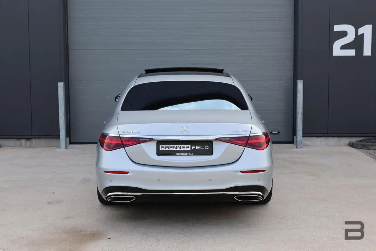 580 e 4MATIC Lang AMG Line / Exclusiefpakket / Chauffeurpakket / Airmatic / Burmester 3D Audio / Panoramadak / Massagestoelen met ventilatie/verwarming
