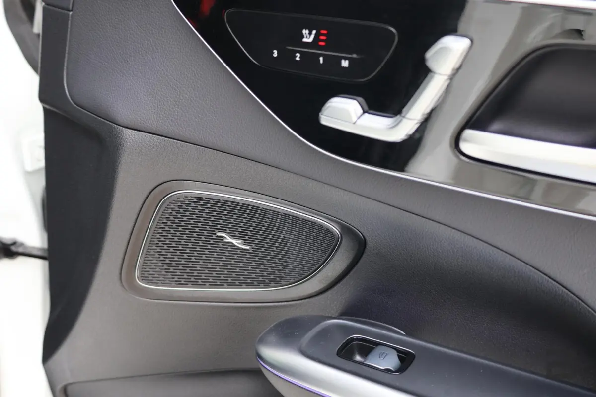 220 d AMG Line / Panoramadak / Memory Stoelen / Burmester Surround / Night Pakket / Trekhaak Wegklapbaar