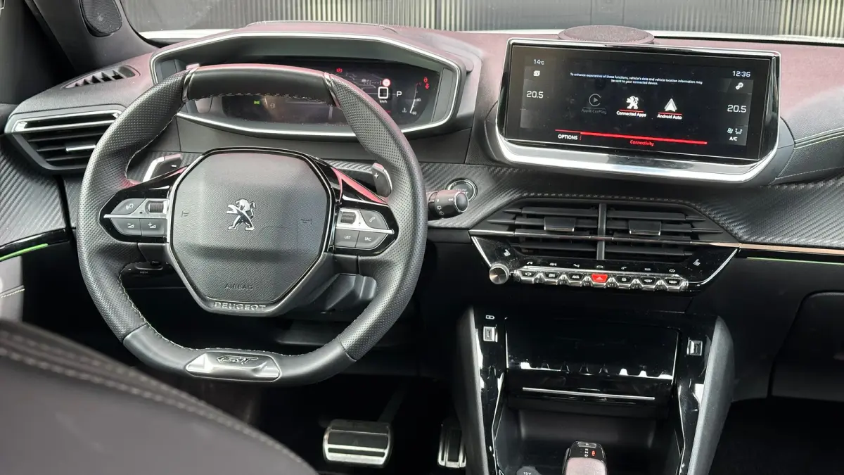 1.2 PureTech GT Pack | Apple Carplay / Android Auto | Focal geluid | Navigatie | Stoelverwarming | Adaptieve Cruise | Alcantara bekleding | Achterbank in delen neerklapbaar | Achteruitrijcam
