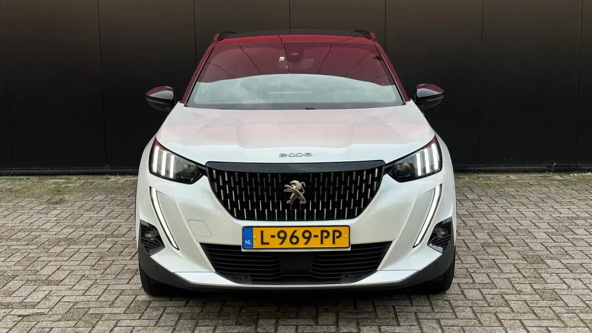 1.2 PureTech GT Pack | Apple Carplay / Android Auto | Focal geluid | Navigatie | Stoelverwarming | Adaptieve Cruise | Alcantara bekleding | Achterbank in delen neerklapbaar | Achteruitrijcam