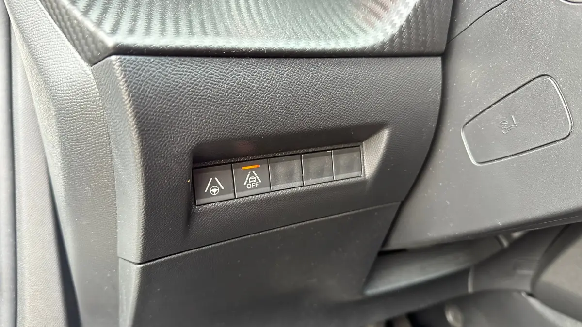 1.2 PureTech GT Pack | Apple Carplay / Android Auto | Focal geluid | Navigatie | Stoelverwarming | Adaptieve Cruise | Alcantara bekleding | Achterbank in delen neerklapbaar | Achteruitrijcam