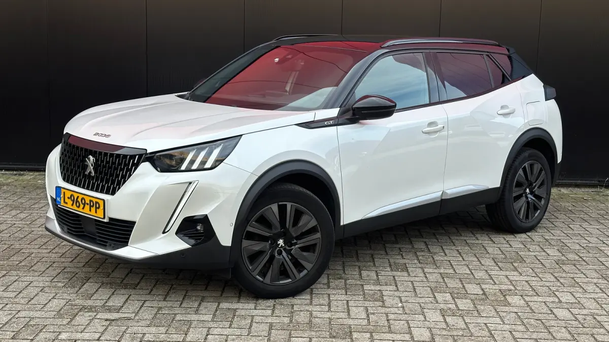 1.2 PureTech GT Pack | Apple Carplay / Android Auto | Focal geluid | Navigatie | Stoelverwarming | Adaptieve Cruise | Alcantara bekleding | Achterbank in delen neerklapbaar | Achteruitrijcam