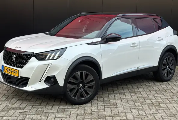 1.2 PureTech GT Pack | Apple Carplay / Android Auto | Focal geluid | Navigatie | Stoelverwarming | Adaptieve Cruise | Alcantara bekleding | Achterbank in delen neerklapbaar | Achteruitrijcam