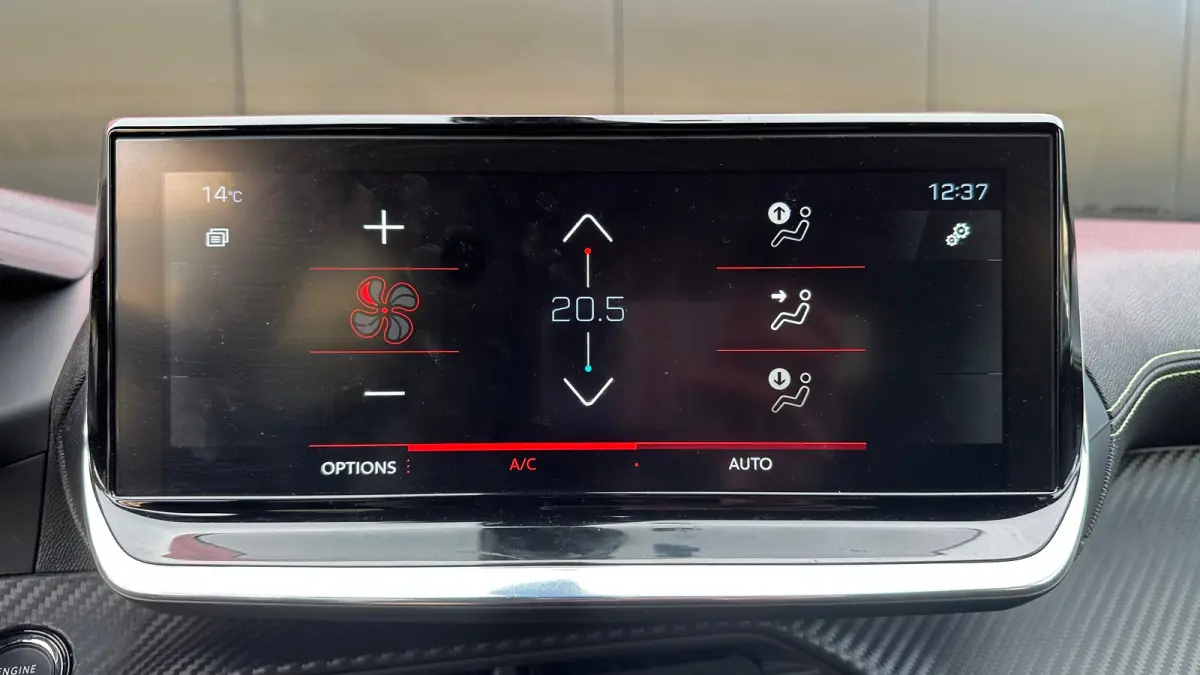 1.2 PureTech GT Pack | Apple Carplay / Android Auto | Focal geluid | Navigatie | Stoelverwarming | Adaptieve Cruise | Alcantara bekleding | Achterbank in delen neerklapbaar | Achteruitrijcam