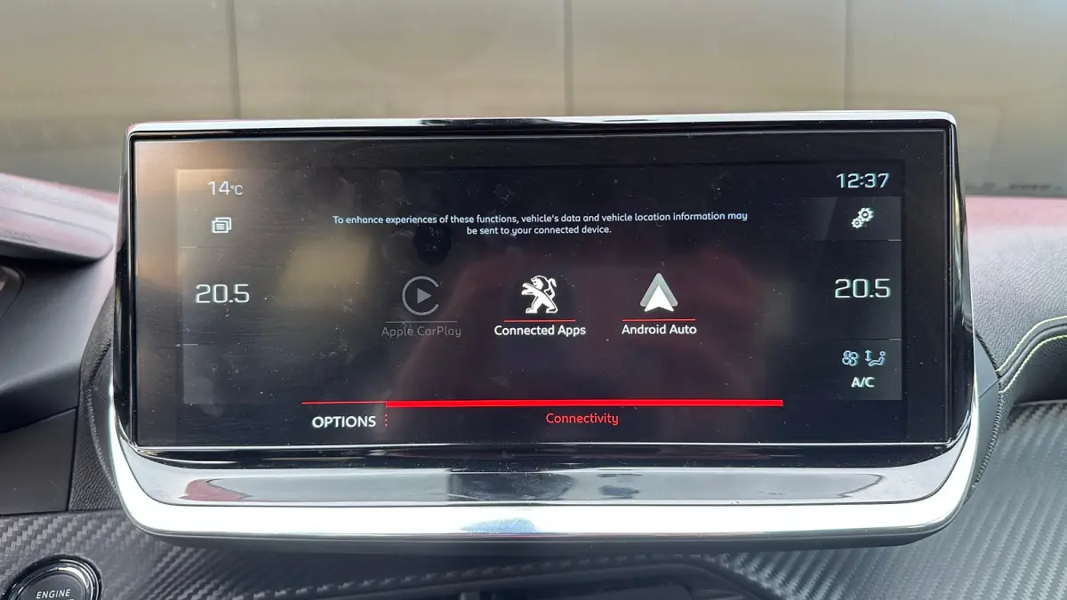 1.2 PureTech GT Pack | Apple Carplay / Android Auto | Focal geluid | Navigatie | Stoelverwarming | Adaptieve Cruise | Alcantara bekleding | Achterbank in delen neerklapbaar | Achteruitrijcam