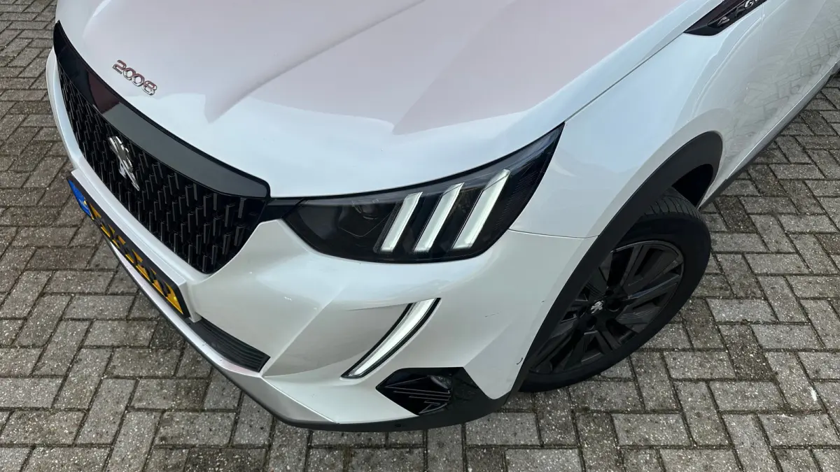 1.2 PureTech GT Pack | Apple Carplay / Android Auto | Focal geluid | Navigatie | Stoelverwarming | Adaptieve Cruise | Alcantara bekleding | Achterbank in delen neerklapbaar | Achteruitrijcam