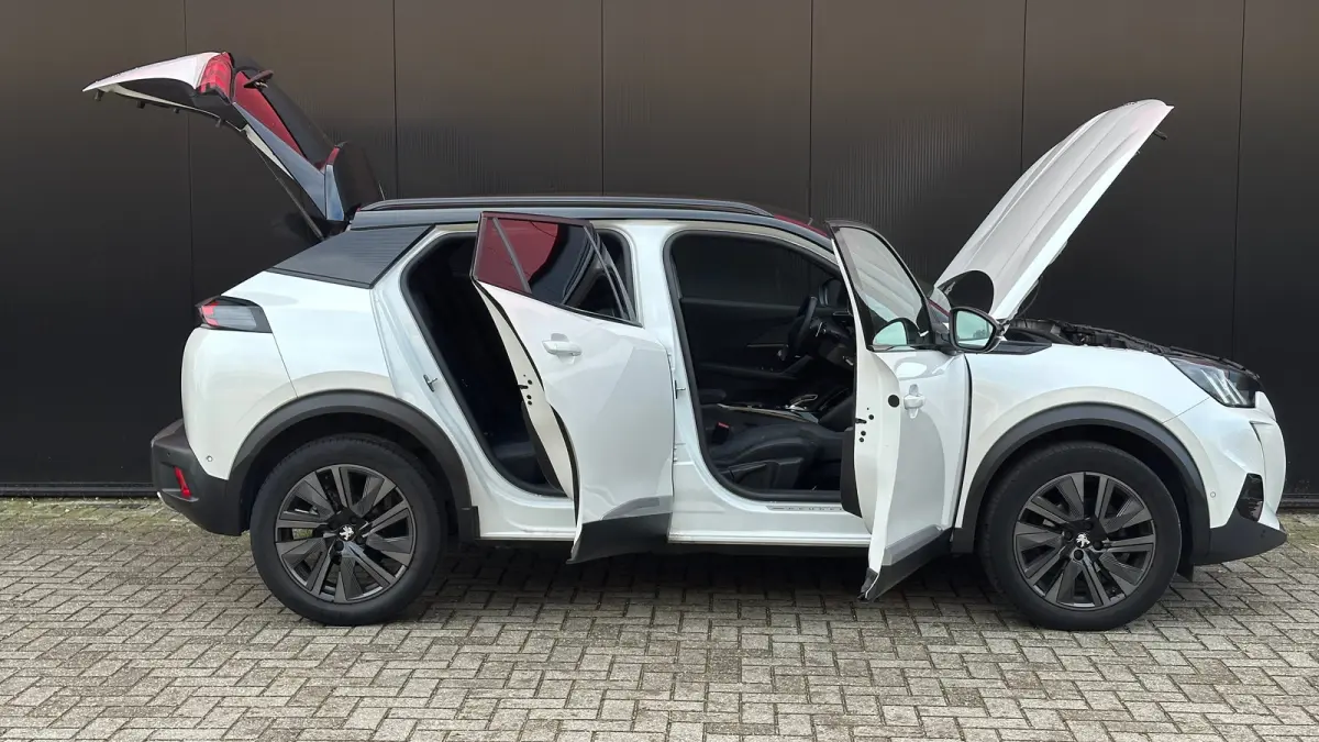 1.2 PureTech GT Pack | Apple Carplay / Android Auto | Focal geluid | Navigatie | Stoelverwarming | Adaptieve Cruise | Alcantara bekleding | Achterbank in delen neerklapbaar | Achteruitrijcam