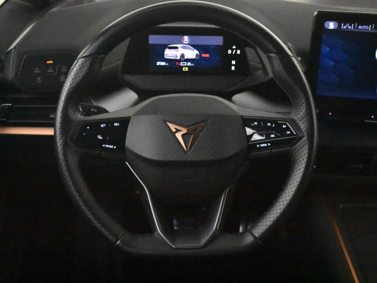 Impulse 62 kWh | Camera | Adapt Cr. Control | 94 % SoH | Stoel/stuurverw | Elekt. Verst. voorstoelen | Climate control | App connect | DAB | LED | 19"LMV