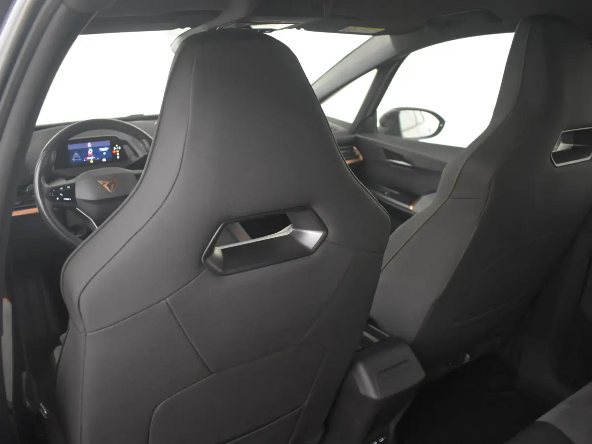 Impulse 62 kWh | Camera | Adapt Cr. Control | 94 % SoH | Stoel/stuurverw | Elekt. Verst. voorstoelen | Climate control | App connect | DAB | LED | 19"LMV