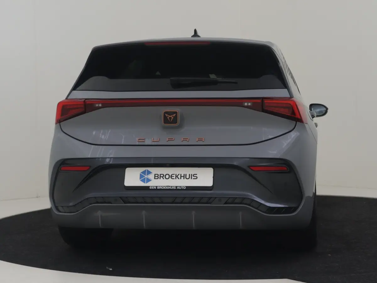 Impulse 62 kWh | Camera | Adapt Cr. Control | 94 % SoH | Stoel/stuurverw | Elekt. Verst. voorstoelen | Climate control | App connect | DAB | LED | 19"LMV