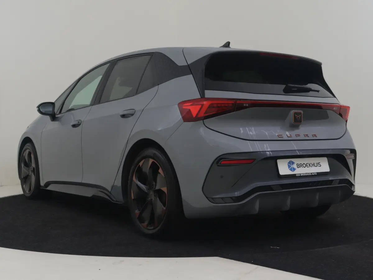 Impulse 62 kWh | Camera | Adapt Cr. Control | 94 % SoH | Stoel/stuurverw | Elekt. Verst. voorstoelen | Climate control | App connect | DAB | LED | 19"LMV