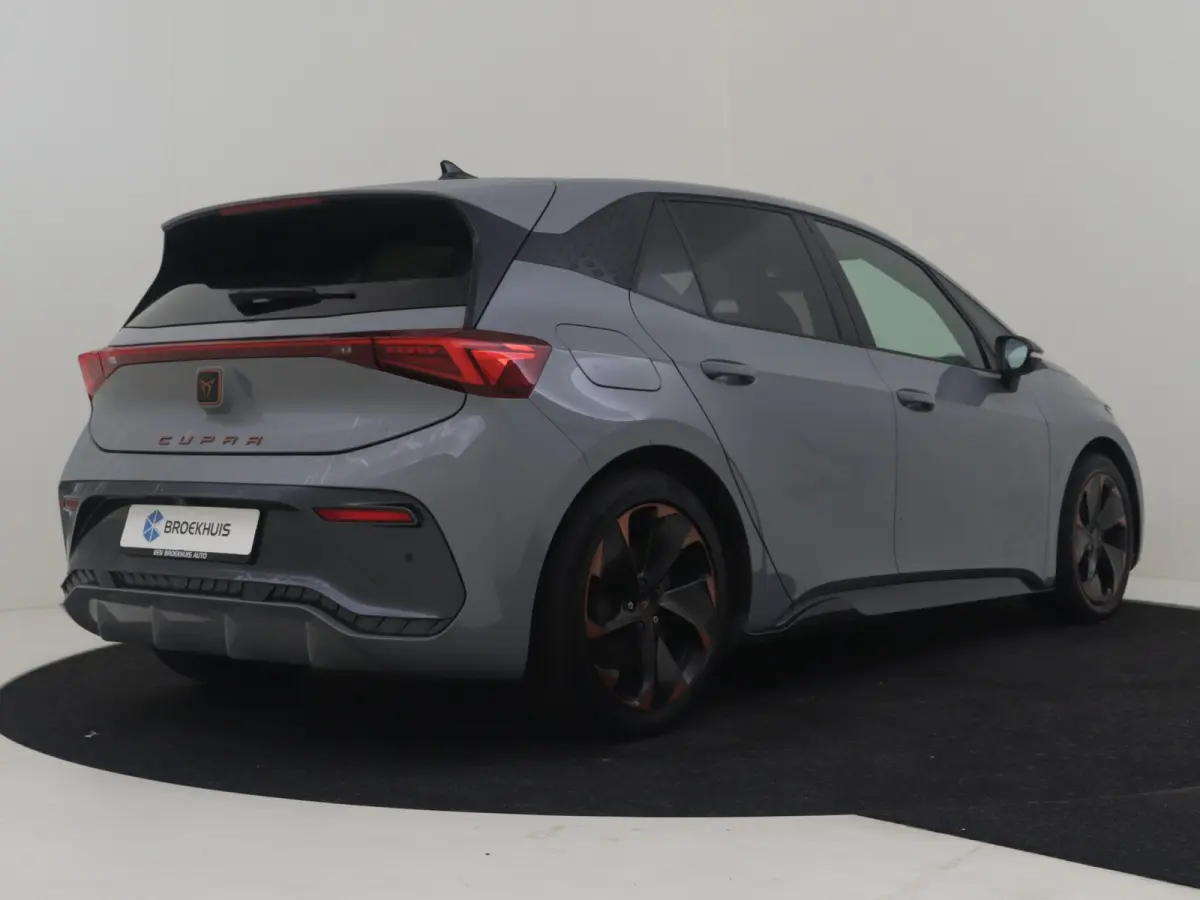 Impulse 62 kWh | Camera | Adapt Cr. Control | 94 % SoH | Stoel/stuurverw | Elekt. Verst. voorstoelen | Climate control | App connect | DAB | LED | 19"LMV