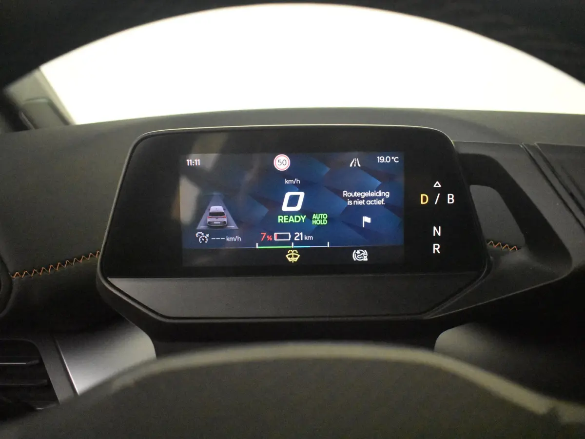 Impulse 62 kWh | Camera | Adapt Cr. Control | 94 % SoH | Stoel/stuurverw | Elekt. Verst. voorstoelen | Climate control | App connect | DAB | LED | 19"LMV