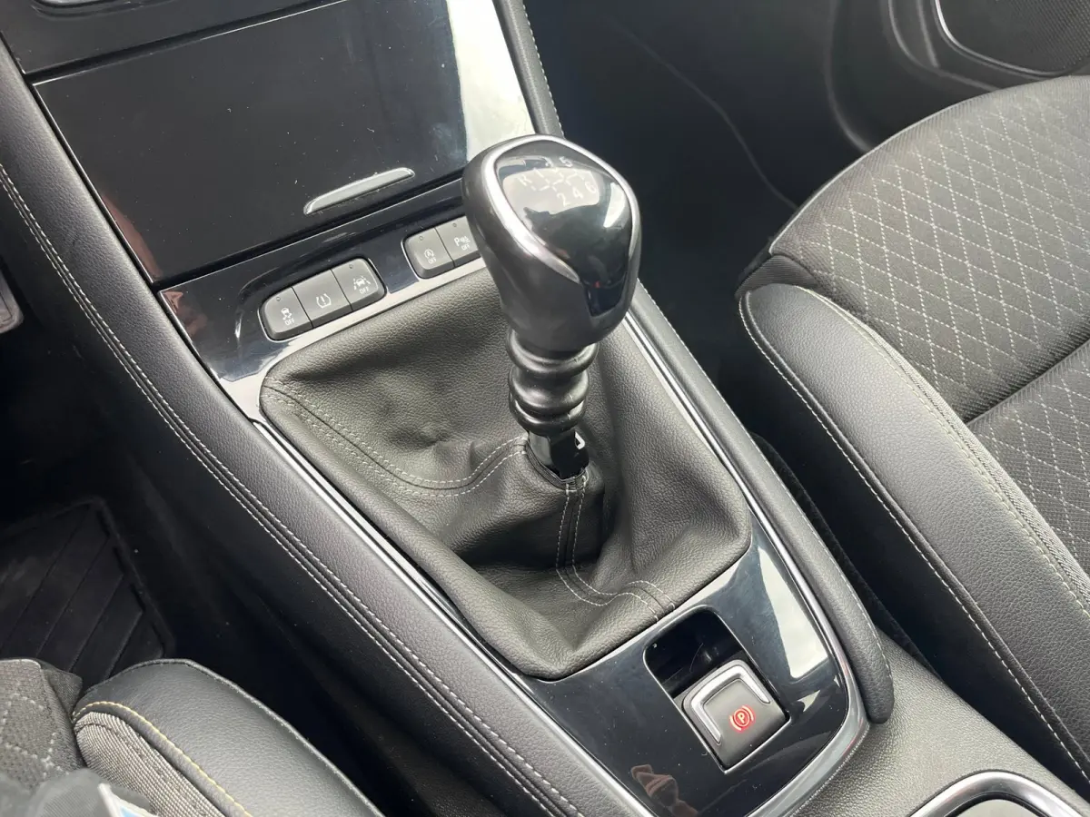 1.2 Turbo Business Executive, navi, camera, carplay