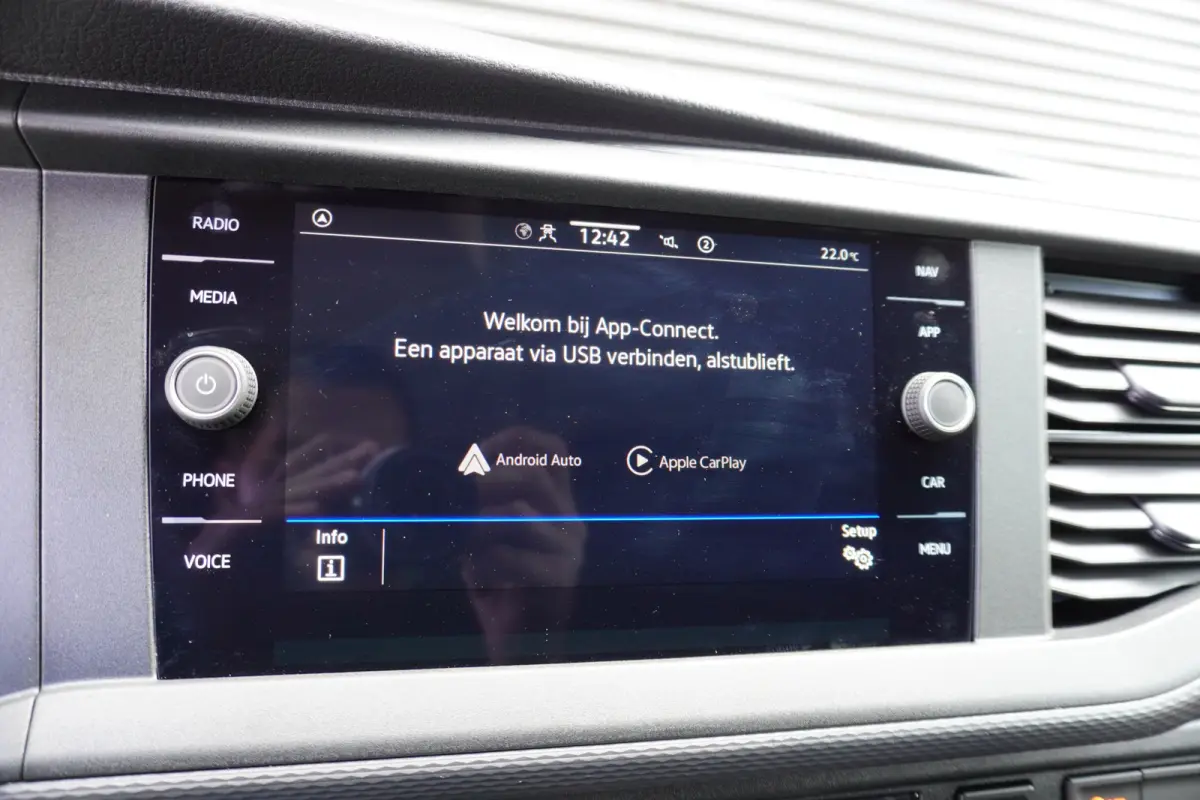 2.0 TDI L1H1 28 110pk Trekhaak Navigatie Apple Carplay Parkeersensoren Achterklep Airco