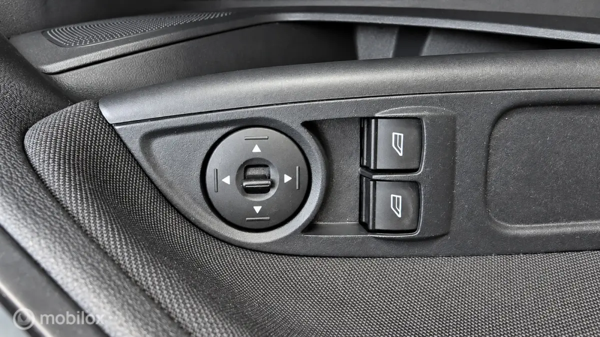 1.0 EcoBoost Titanium Business