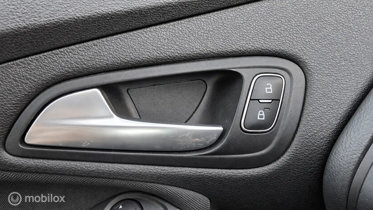 1.0 EcoBoost Titanium Business