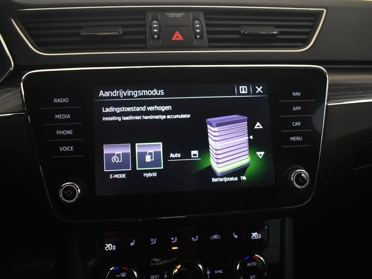 1.4 TSI iV Sportline Business 218PK DSG/AUTO l Elektr. Klep l Achteruitrijcamera | App Connect | Matrix LED l Elektr. Stoel incl Memory l Stoel en stuurverwarming l Cruise contr Adapt | Dode
