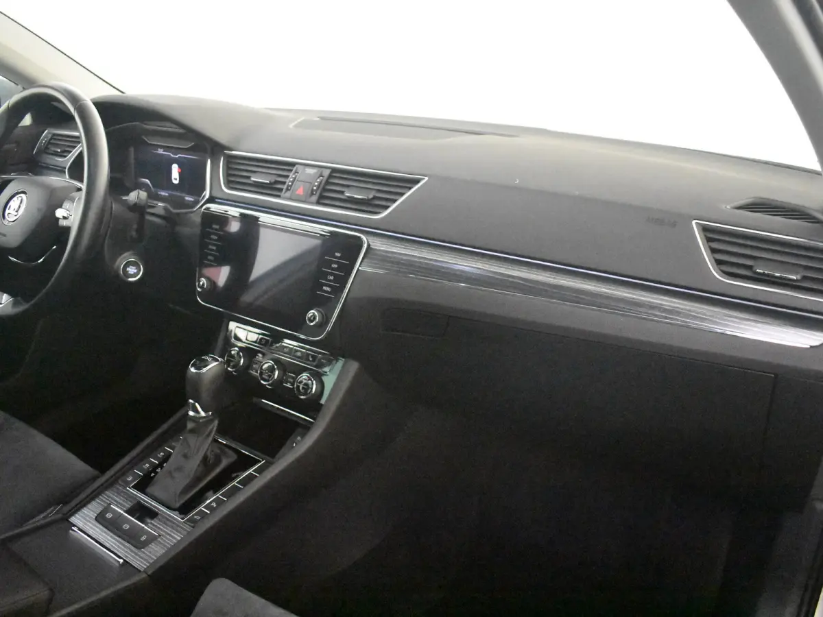 1.4 TSI iV Sportline Business 218PK DSG/AUTO l Elektr. Klep l Achteruitrijcamera | App Connect | Matrix LED l Elektr. Stoel incl Memory l Stoel en stuurverwarming l Cruise contr Adapt | Dode