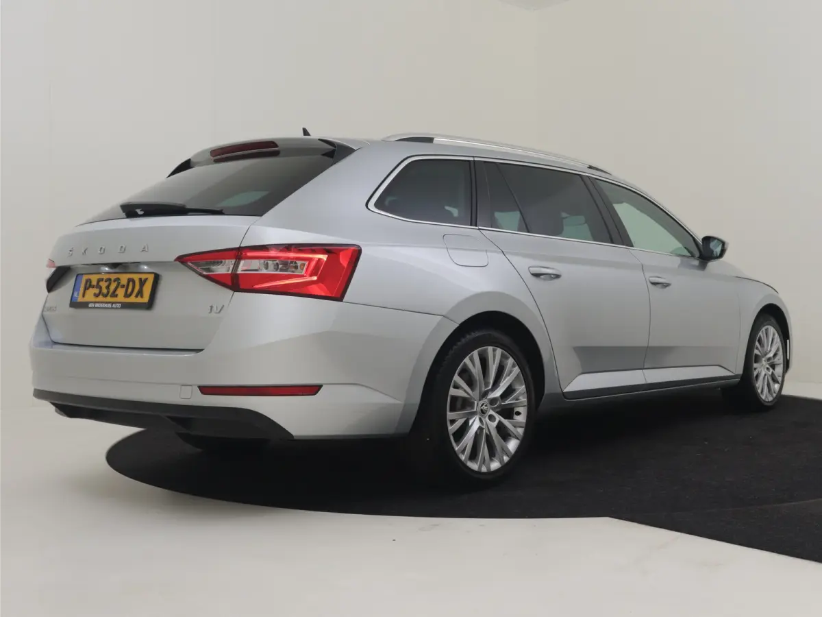 1.4 TSI iV Sportline Business 218PK DSG/AUTO l Elektr. Klep l Achteruitrijcamera | App Connect | Matrix LED l Elektr. Stoel incl Memory l Stoel en stuurverwarming l Cruise contr Adapt | Dode