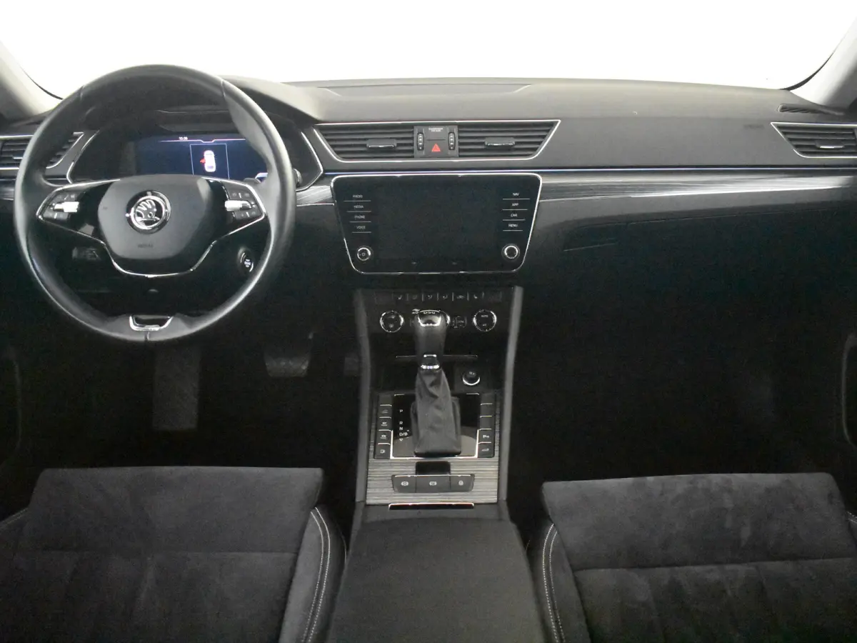 1.4 TSI iV Sportline Business 218PK DSG/AUTO l Elektr. Klep l Achteruitrijcamera | App Connect | Matrix LED l Elektr. Stoel incl Memory l Stoel en stuurverwarming l Cruise contr Adapt | Dode