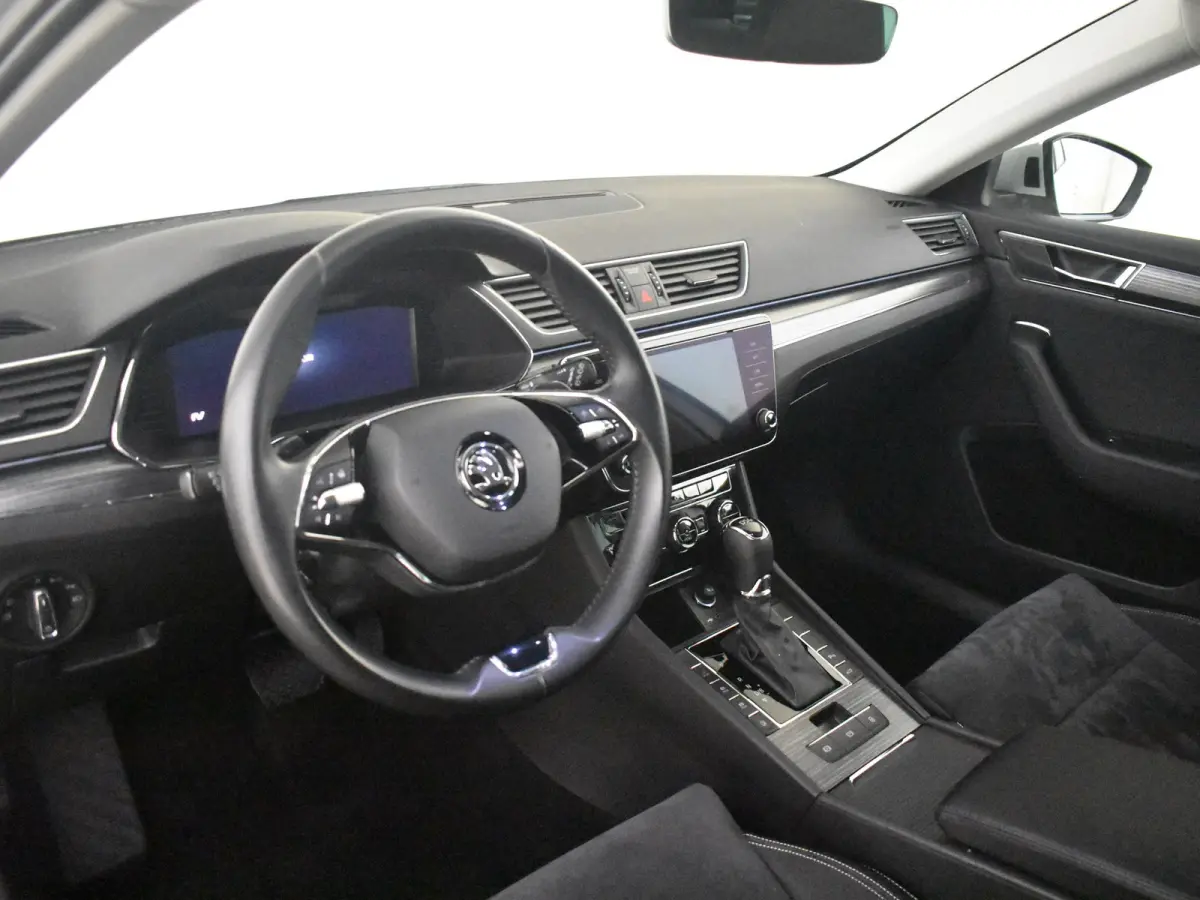 1.4 TSI iV Sportline Business 218PK DSG/AUTO l Elektr. Klep l Achteruitrijcamera | App Connect | Matrix LED l Elektr. Stoel incl Memory l Stoel en stuurverwarming l Cruise contr Adapt | Dode