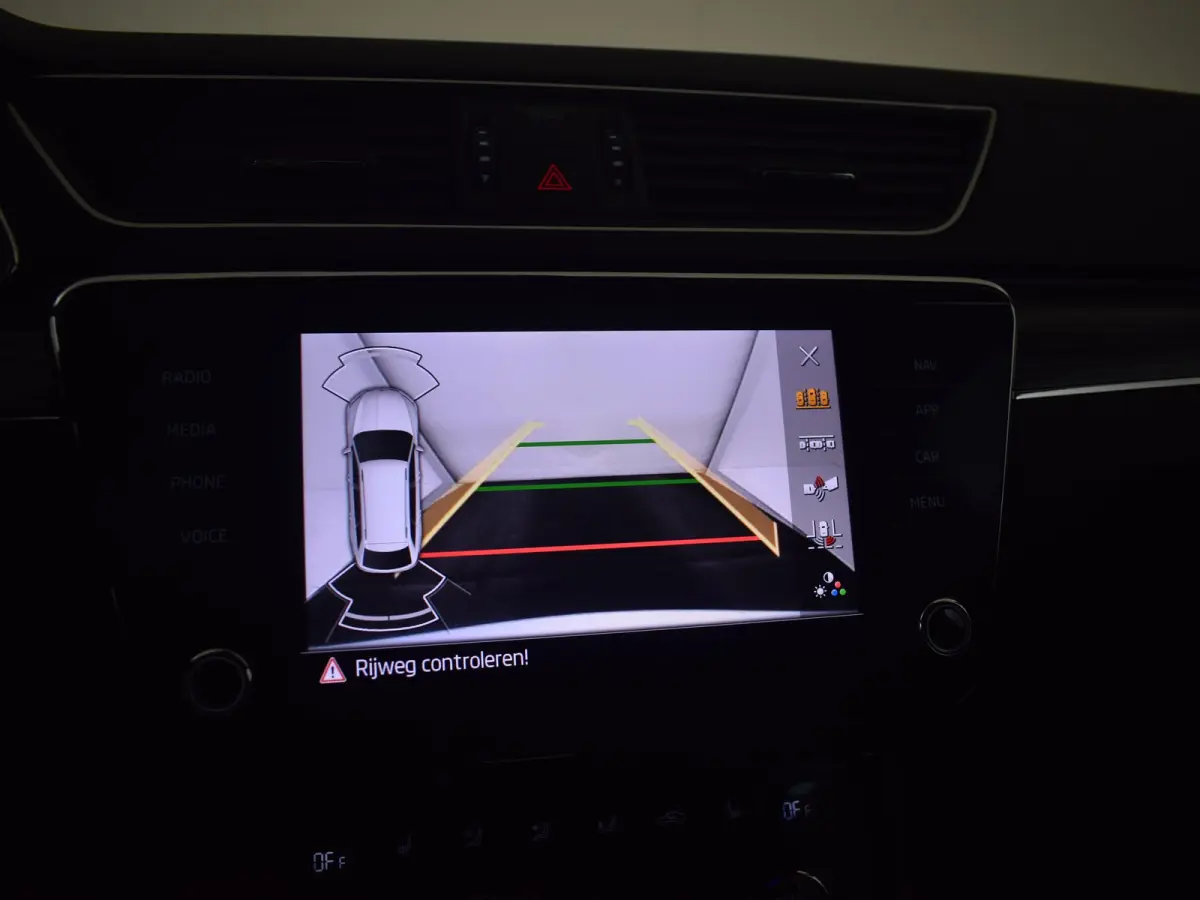 1.4 TSI iV Sportline Business 218PK DSG/AUTO l Elektr. Klep l Achteruitrijcamera | App Connect | Matrix LED l Elektr. Stoel incl Memory l Stoel en stuurverwarming l Cruise contr Adapt | Dode