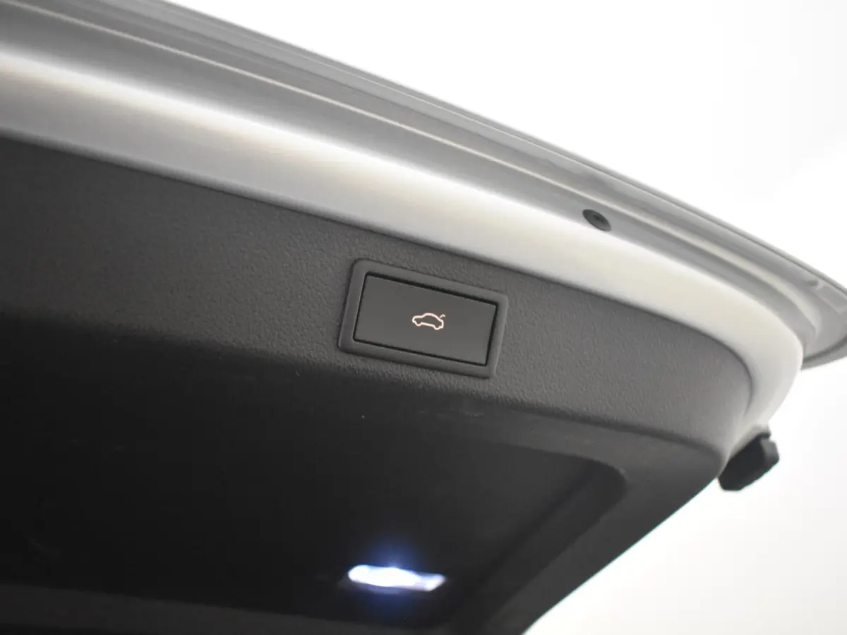 1.4 TSI iV Sportline Business 218PK DSG/AUTO l Elektr. Klep l Achteruitrijcamera | App Connect | Matrix LED l Elektr. Stoel incl Memory l Stoel en stuurverwarming l Cruise contr Adapt | Dode