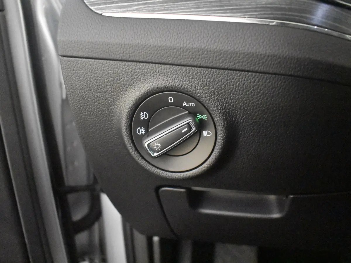 1.4 TSI iV Sportline Business 218PK DSG/AUTO l Elektr. Klep l Achteruitrijcamera | App Connect | Matrix LED l Elektr. Stoel incl Memory l Stoel en stuurverwarming l Cruise contr Adapt | Dode