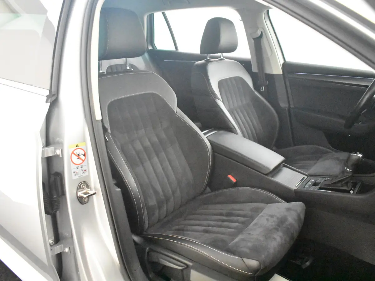 1.4 TSI iV Sportline Business 218PK DSG/AUTO l Elektr. Klep l Achteruitrijcamera | App Connect | Matrix LED l Elektr. Stoel incl Memory l Stoel en stuurverwarming l Cruise contr Adapt | Dode