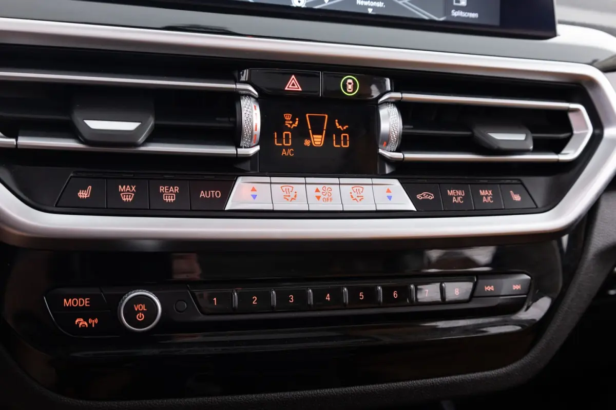 xDrive30e High Executive | PANORAMADAK | LEDER | PHEV !