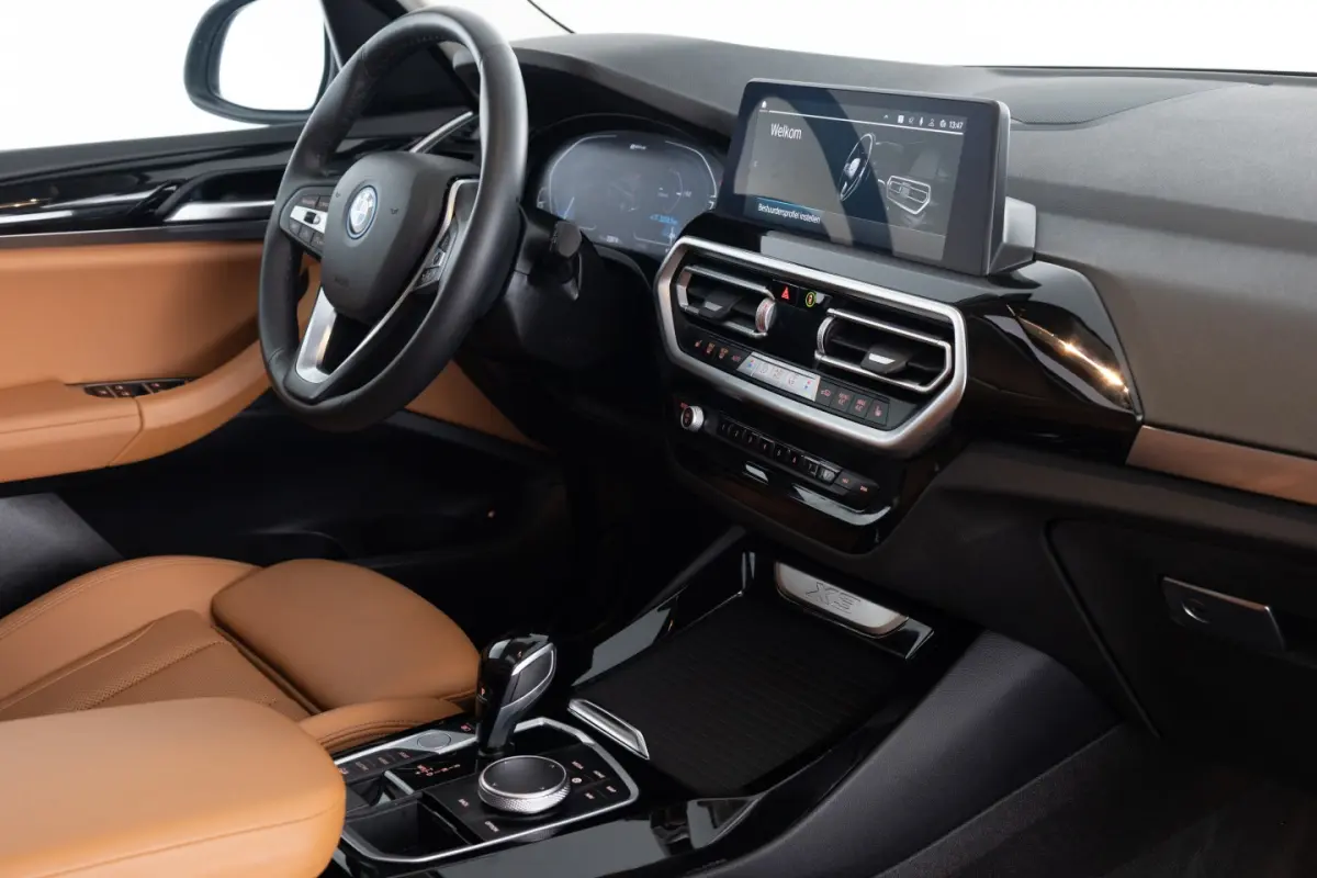 xDrive30e High Executive | PANORAMADAK | LEDER | PHEV !