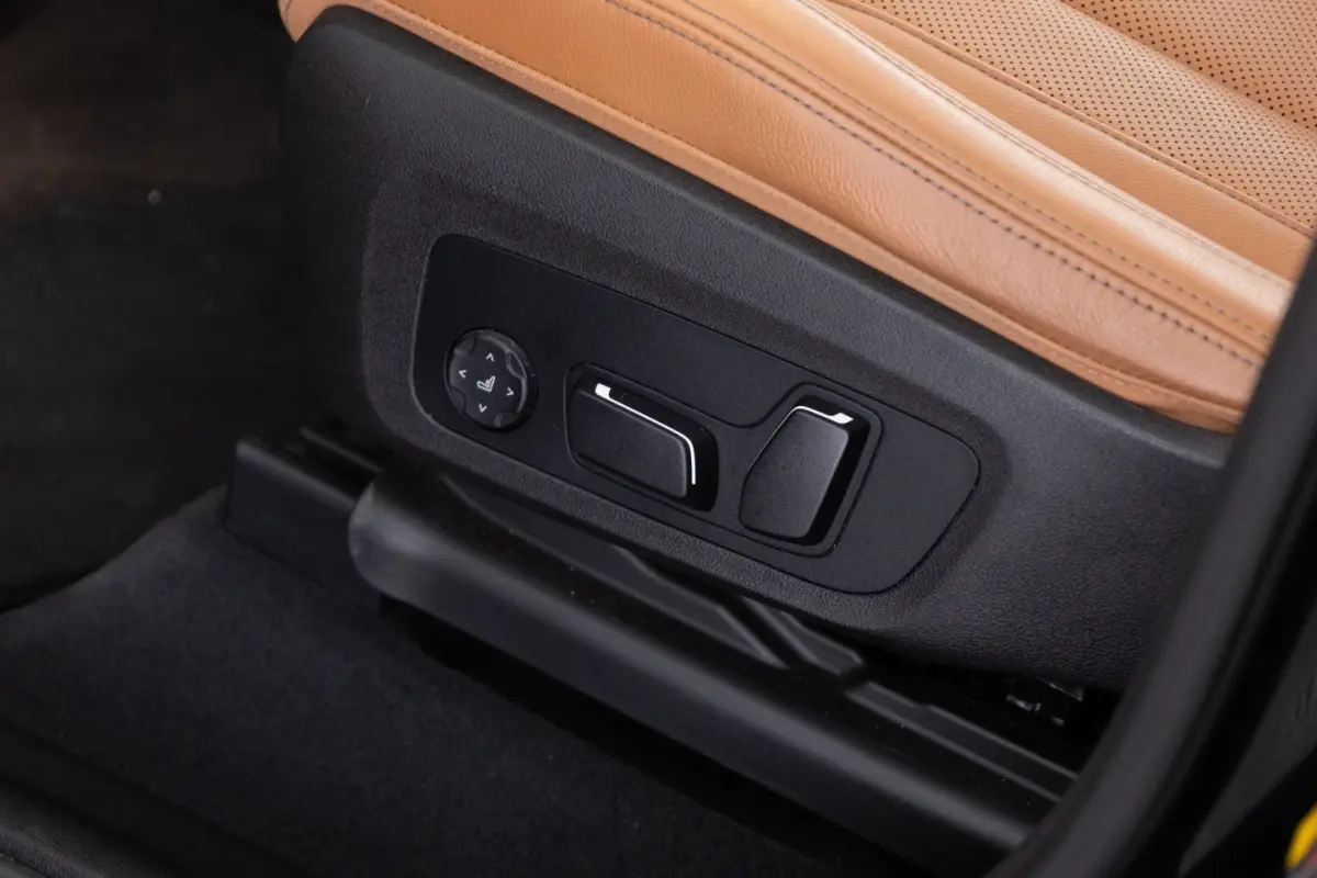 xDrive30e High Executive | PANORAMADAK | LEDER | PHEV !