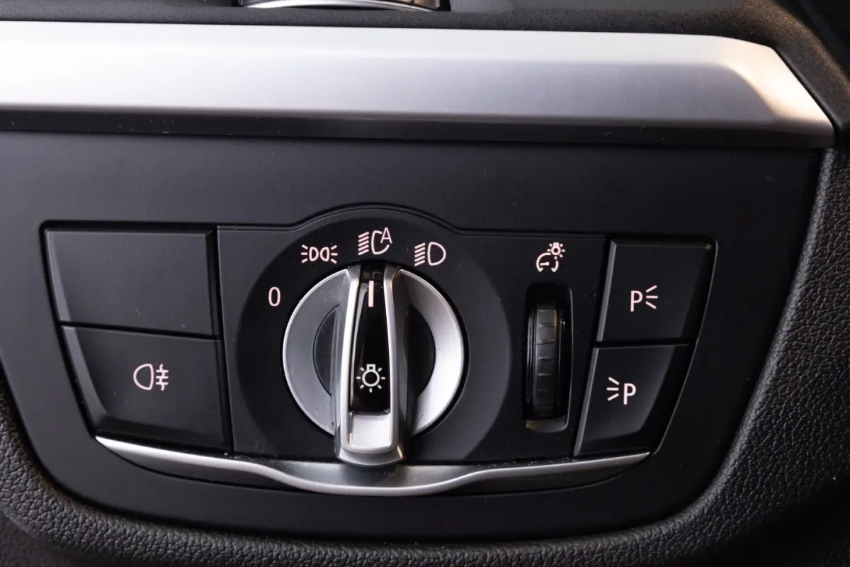 xDrive30e High Executive | PANORAMADAK | LEDER | PHEV !