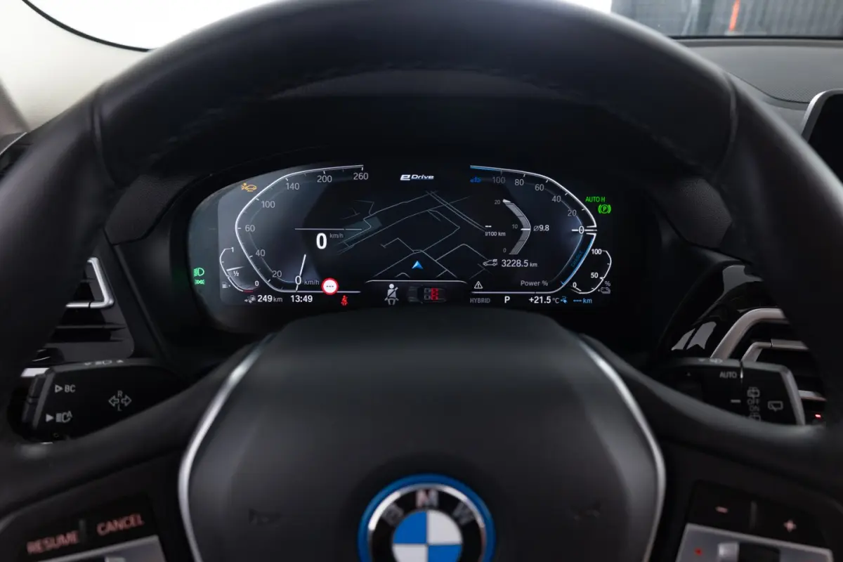 xDrive30e High Executive | PANORAMADAK | LEDER | PHEV !