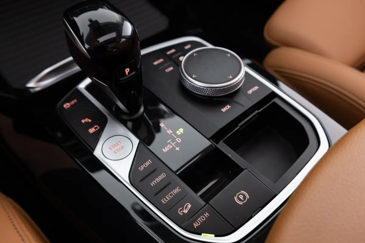 xDrive30e High Executive | PANORAMADAK | LEDER | PHEV !