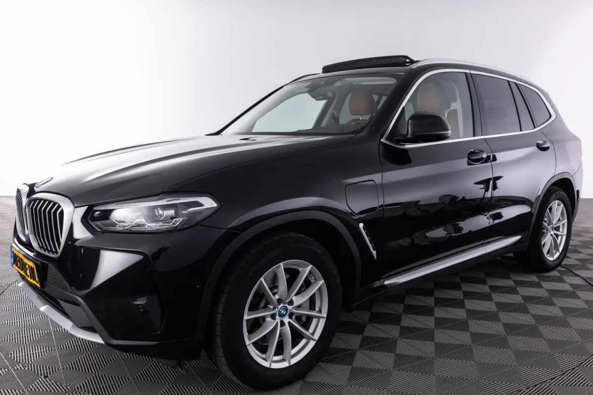 xDrive30e High Executive | PANORAMADAK | LEDER | PHEV !