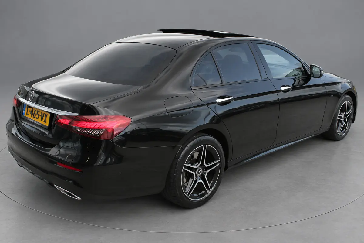 300e AMG Line NIGHT PAKKET PANORAMADAK LEDER MEMORY BURMESTER 360-CAMERA KEY-LESS GO <<NL AUTO>>
