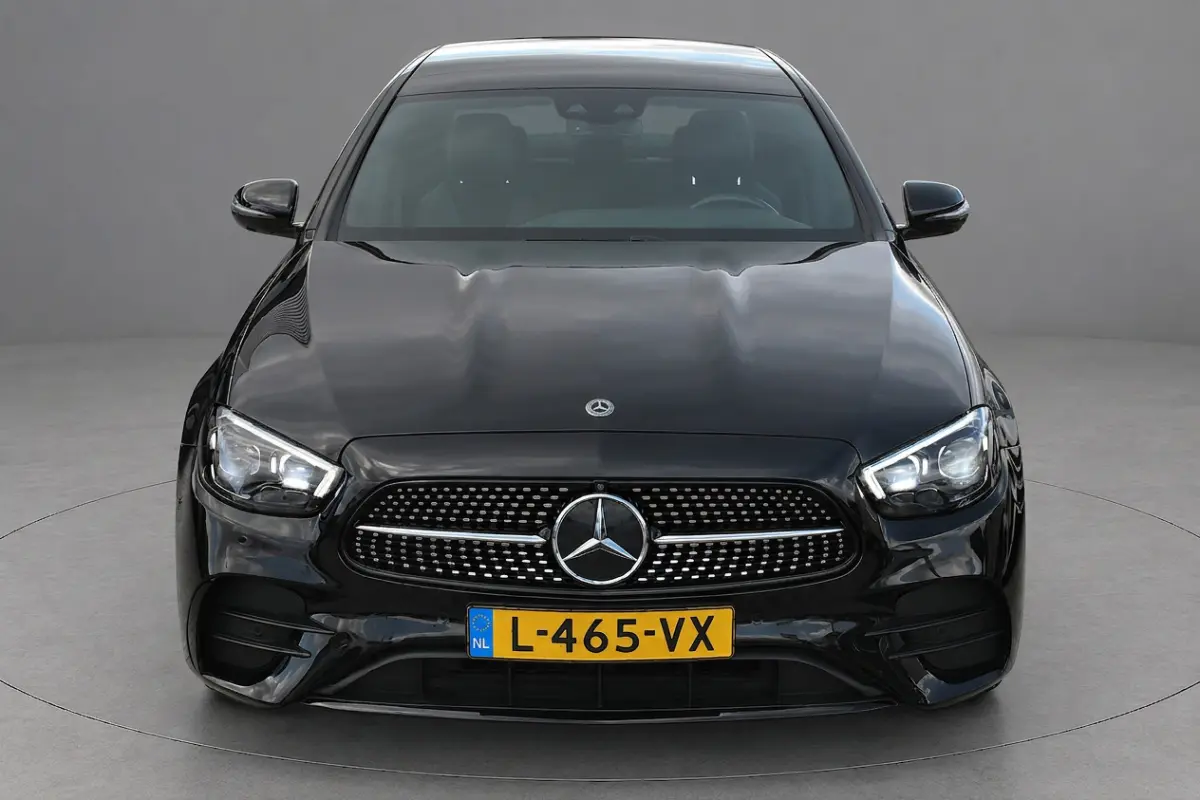 300e AMG Line NIGHT PAKKET PANORAMADAK LEDER MEMORY BURMESTER 360-CAMERA KEY-LESS GO <<NL AUTO>>