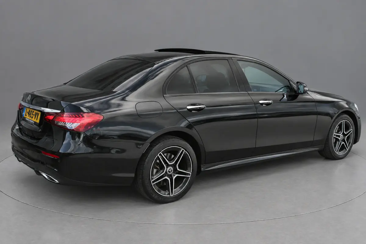 300e AMG Line NIGHT PAKKET PANORAMADAK LEDER MEMORY BURMESTER 360-CAMERA KEY-LESS GO <<NL AUTO>>