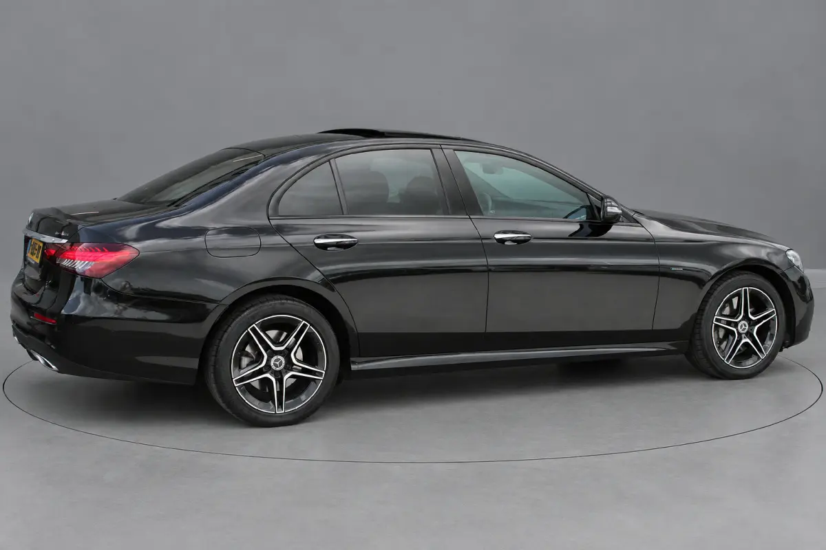 300e AMG Line NIGHT PAKKET PANORAMADAK LEDER MEMORY BURMESTER 360-CAMERA KEY-LESS GO <<NL AUTO>>
