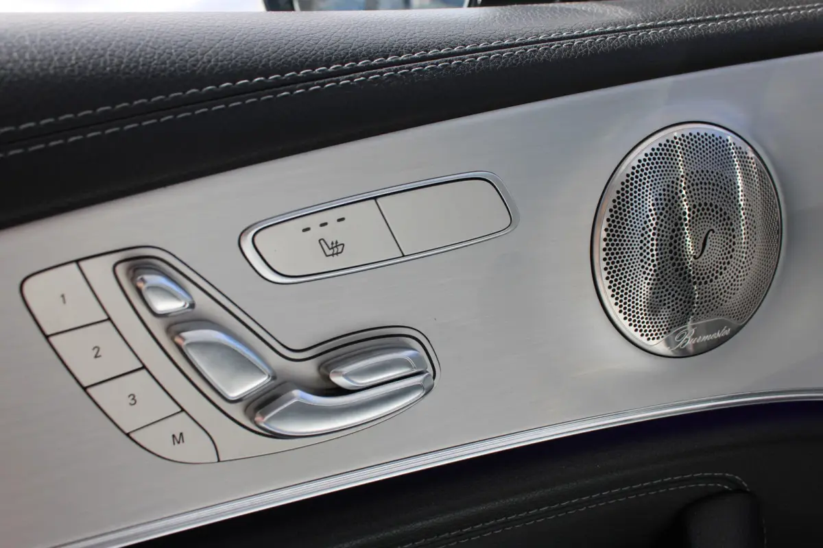 300e AMG Line NIGHT PAKKET PANORAMADAK LEDER MEMORY BURMESTER 360-CAMERA KEY-LESS GO <<NL AUTO>>